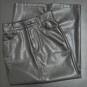 Women’s Faux Leather skirt in Black